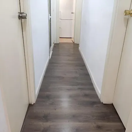 Hab Moderna A 20 Minutos Del Centro De Barcelona * Santa Coloma de Gramenet