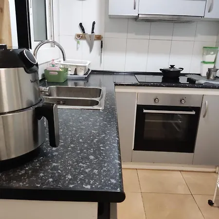 Hab Moderna A 20 Minutos Del Centro De Barcelona Apartment *
