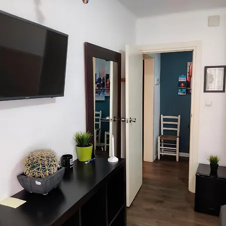 Hab Moderna A 20 Minutos Del Centro De Barcelona * Santa Coloma de Gramenet