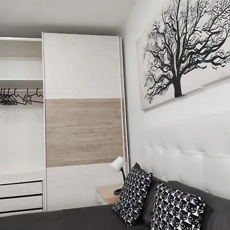 Hab Moderna A 20 Minutos Del Centro De Barcelona Apartment